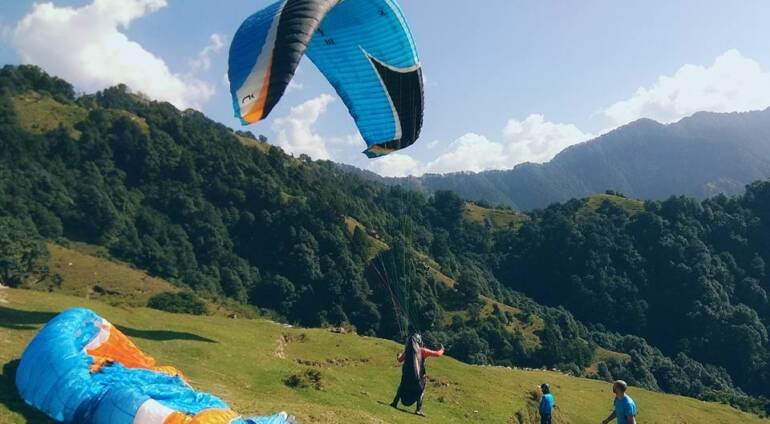 Best Time to Visit Bir Billing for Paragliding