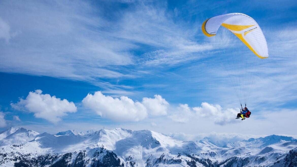 Feel the Thrill: Tandem Paragliding in Bir Billing